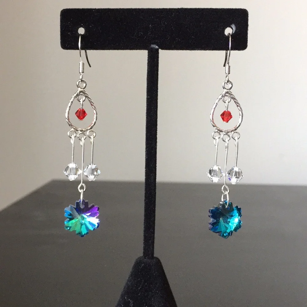 Winter Snowflake Earrings - Picture 4 of 4
